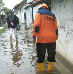 Banjir Rob Menerjang Kabupaten Tegal, 3.987 Warga Terdampak